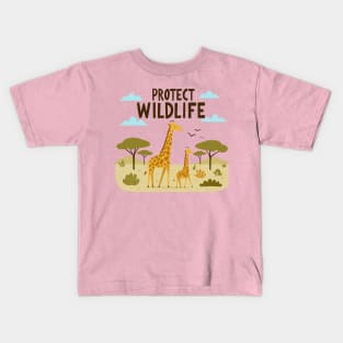 Giraffe with her baby Protect Wildlife Kids T-Shirt